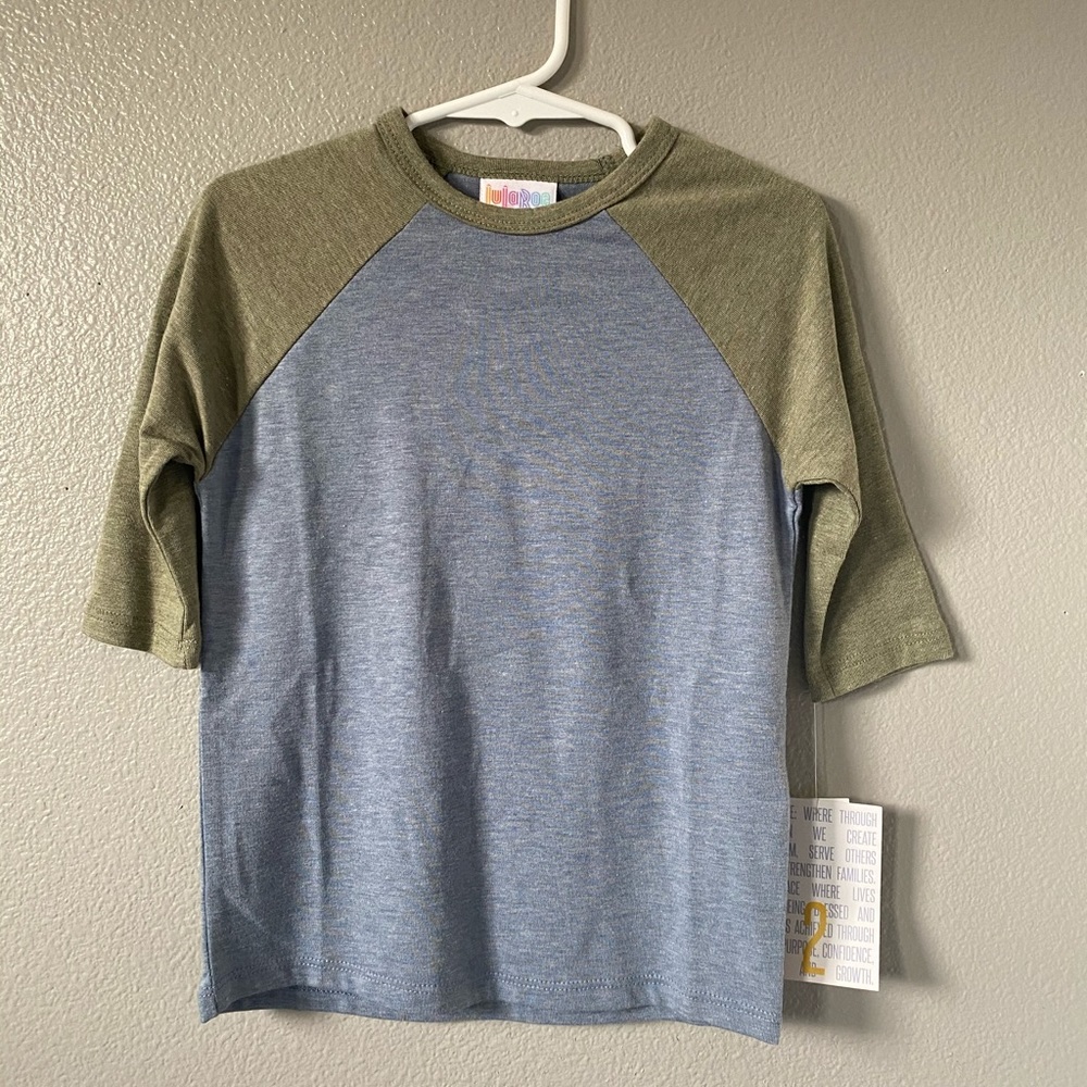 LuLaRoe kid’s Sloan shirt. Size 2 NWT
